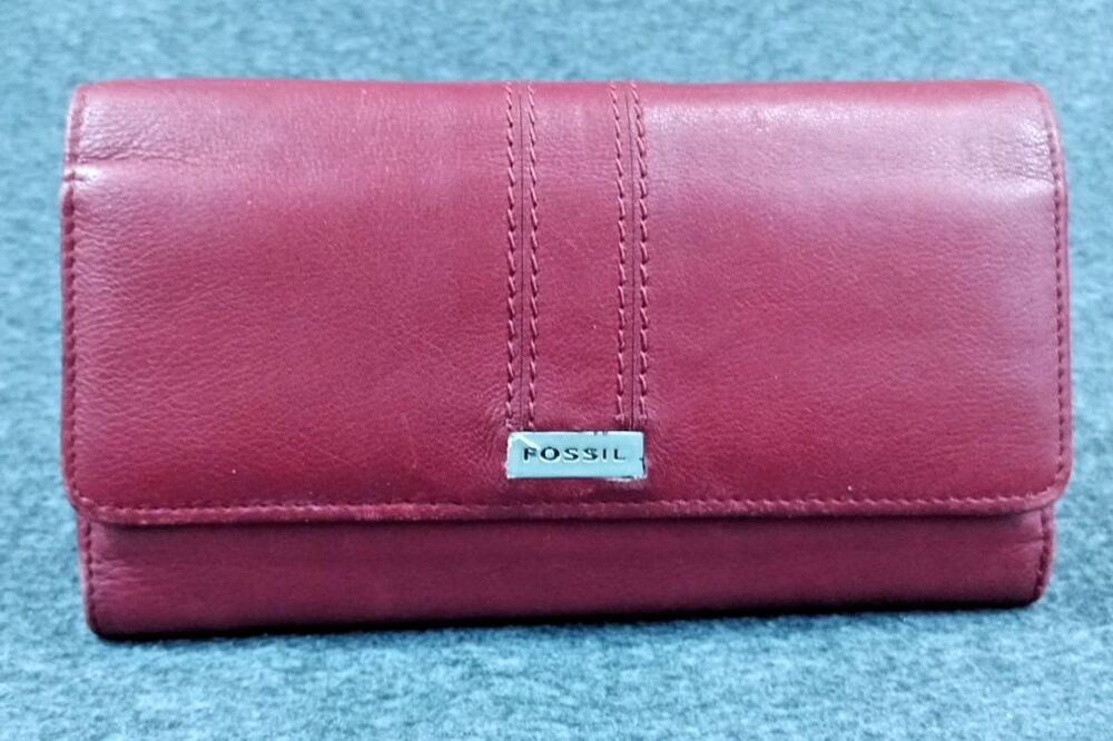 Fossil Red Genuine Leather Trifold Wallet Remove Credit Card Sleeve Check Book